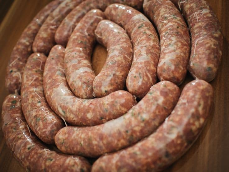 سوسیس چیکو تازه و خوش طعم مناسب وعده های غذایی خانوادگی